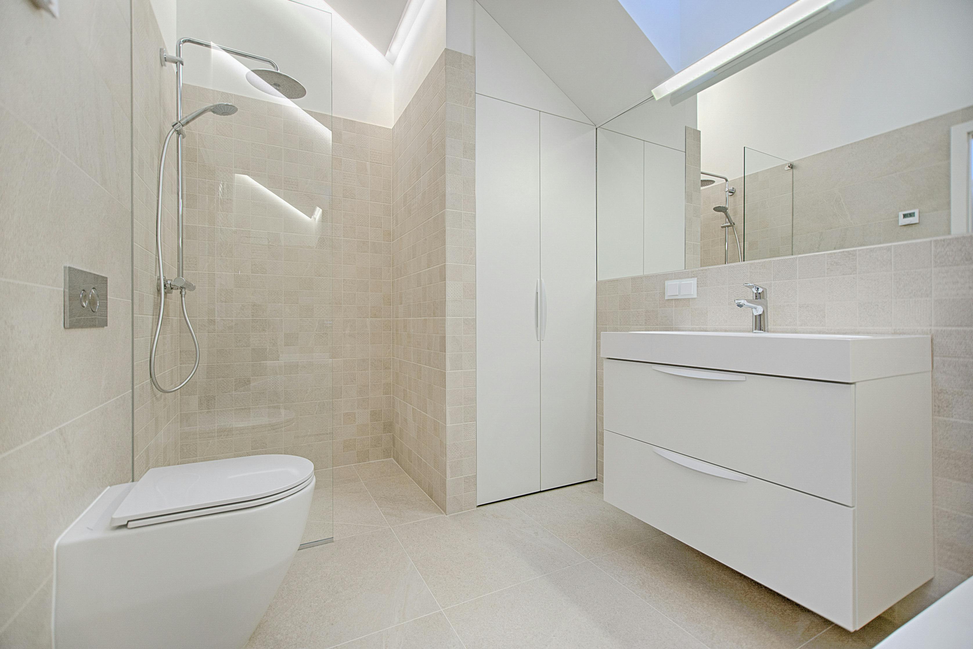white bathroom design